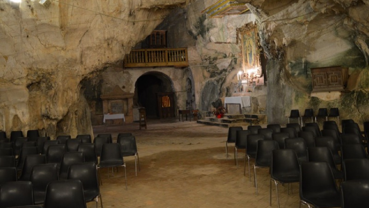 La Grotta di San Michele Arcangelo Unesco a Sant Angelo a